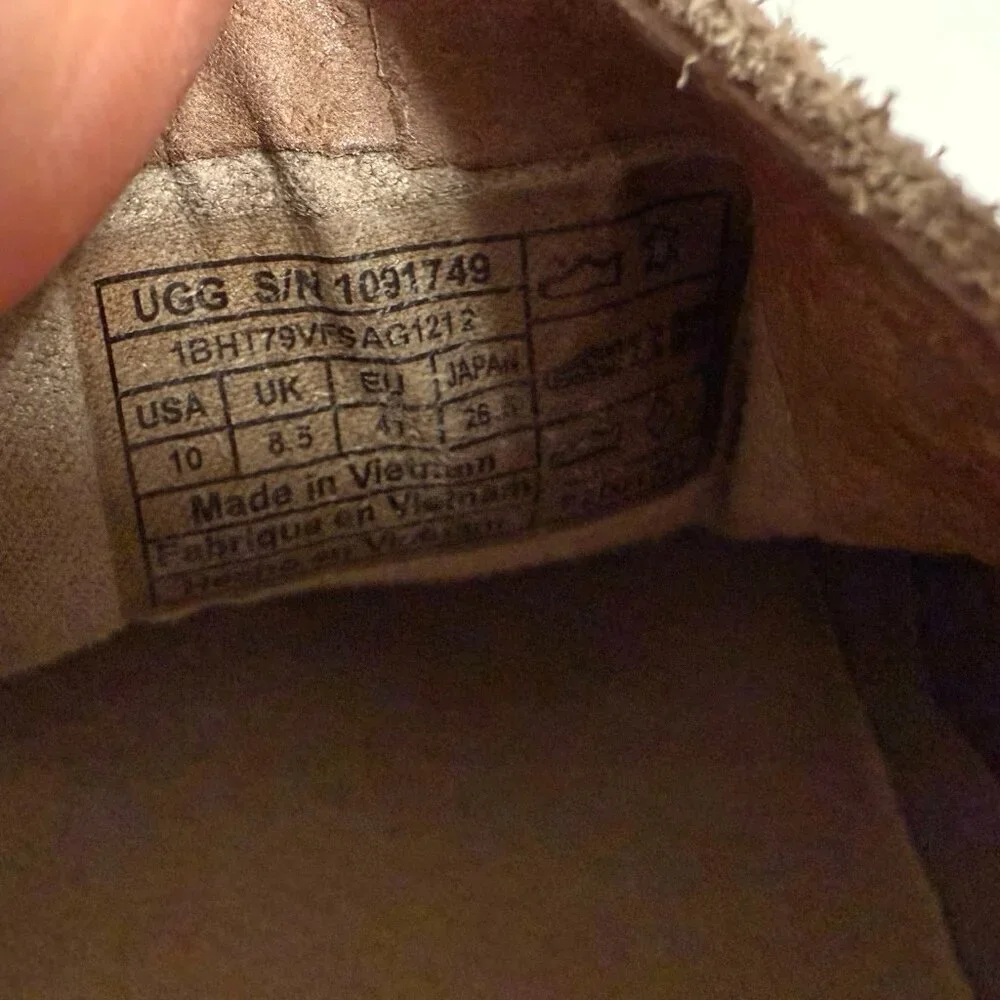 UGG women 10